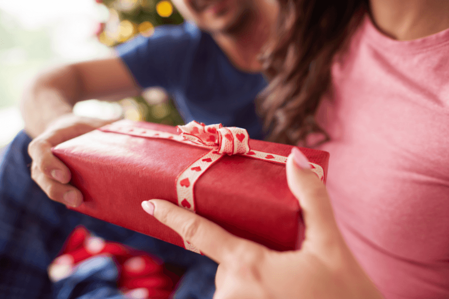 5 Surprising Ways to Get Her Perfect Gift for Christmas - JAHomesUS